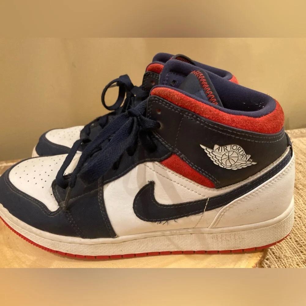 Nike Air Jordan White Navy Blue Red‎ Mid BQ6931-104 Youth 7Y